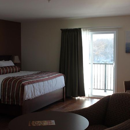 Lanes Riverhouse Inn & Cottages Montague 部屋 写真