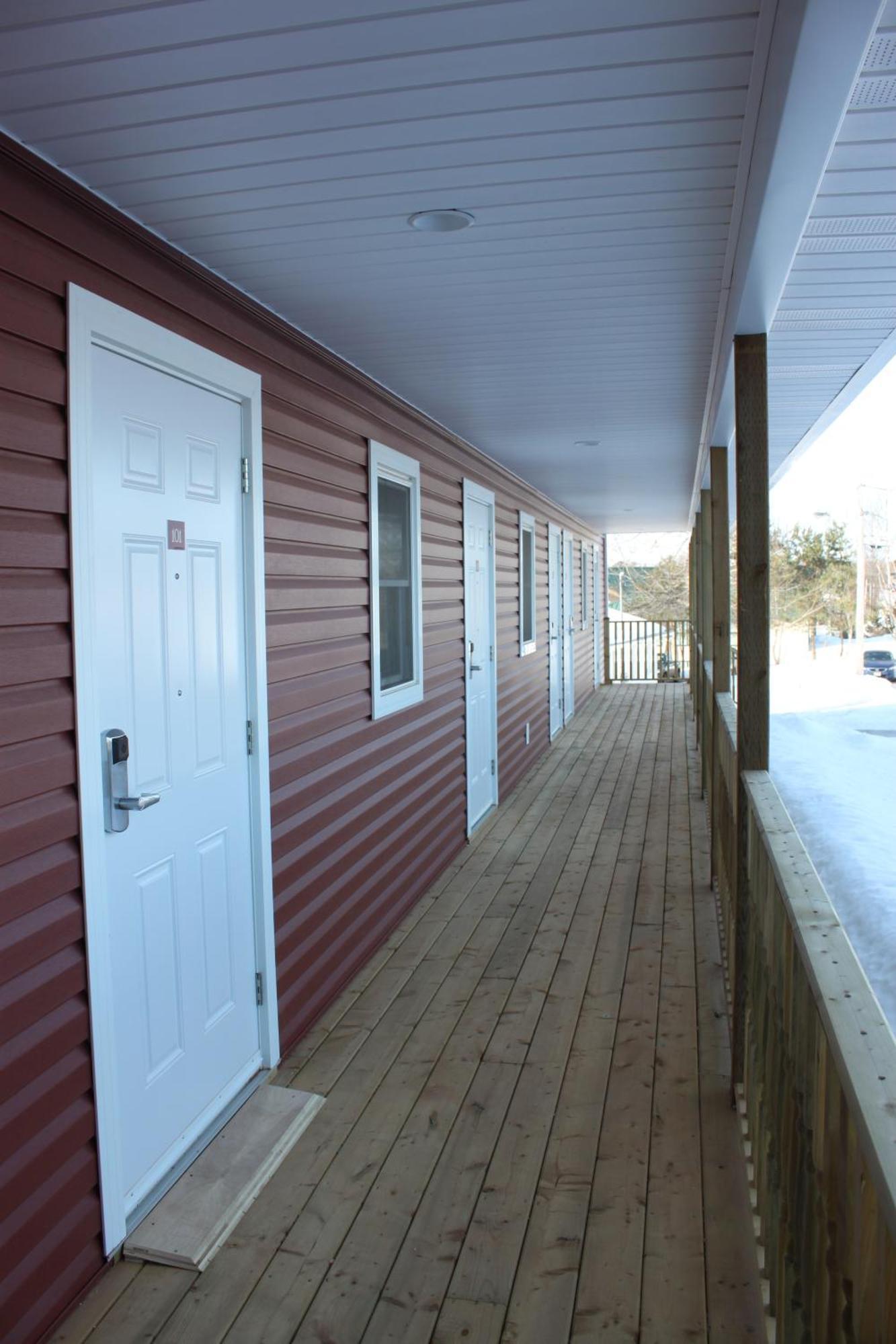Lanes Riverhouse Inn & Cottages Montague エクステリア 写真