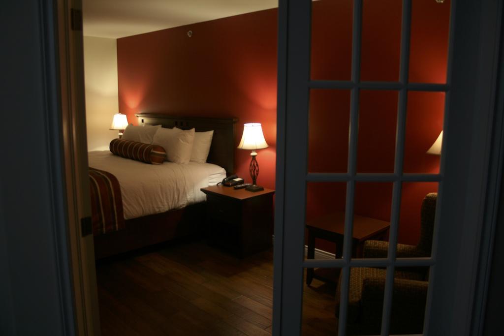 Lanes Riverhouse Inn & Cottages Montague エクステリア 写真