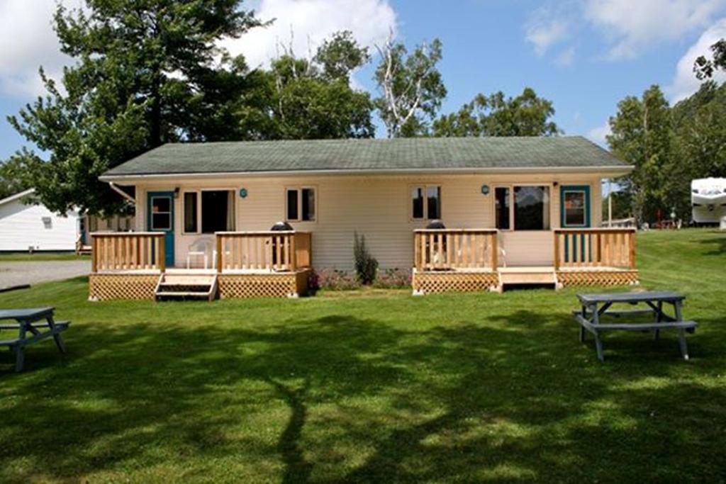 Lanes Riverhouse Inn & Cottages Montague 部屋 写真