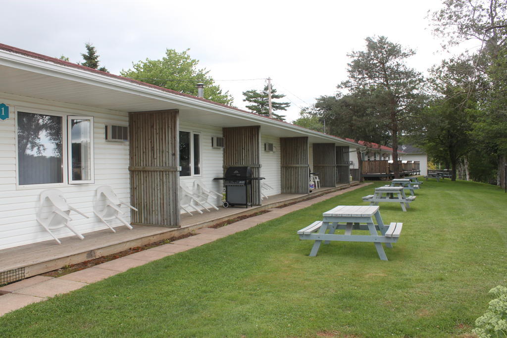 Lanes Riverhouse Inn & Cottages Montague 部屋 写真